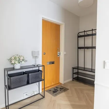 30m2 - 500m From Train Station To Airport And Helsinki Centre